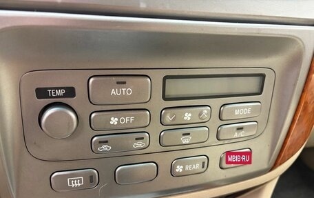 Toyota Land Cruiser 100 рестайлинг 2, 2003 год, 3 999 900 рублей, 12 фотография