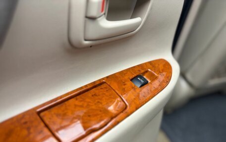 Toyota Land Cruiser 100 рестайлинг 2, 2003 год, 3 999 900 рублей, 17 фотография