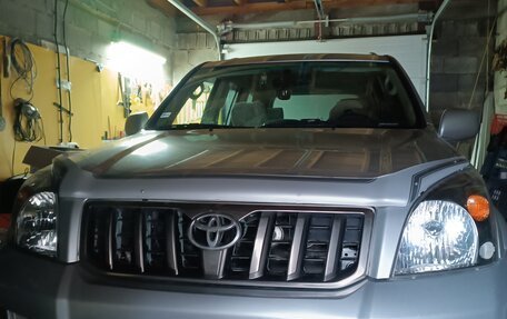 Toyota Land Cruiser Prado 120 рестайлинг, 2009 год, 2 000 000 рублей, 2 фотография