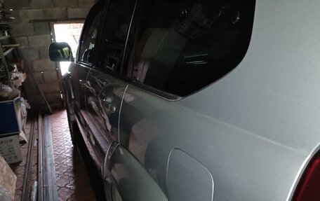 Toyota Land Cruiser Prado 120 рестайлинг, 2009 год, 2 000 000 рублей, 5 фотография