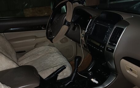 Toyota Land Cruiser Prado 120 рестайлинг, 2009 год, 2 000 000 рублей, 10 фотография