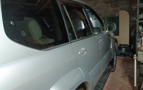 Toyota Land Cruiser Prado 120 рестайлинг, 2009 год, 2 000 000 рублей, 9 фотография