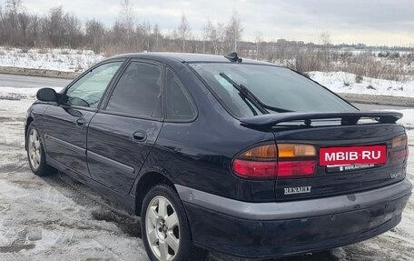 Renault Laguna II, 2000 год, 180 000 рублей, 11 фотография