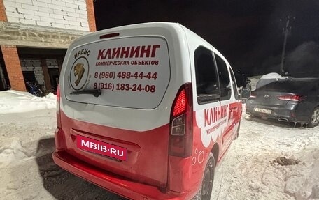 Peugeot Partner II рестайлинг 2, 2011 год, 700 000 рублей, 4 фотография