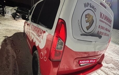 Peugeot Partner II рестайлинг 2, 2011 год, 700 000 рублей, 3 фотография