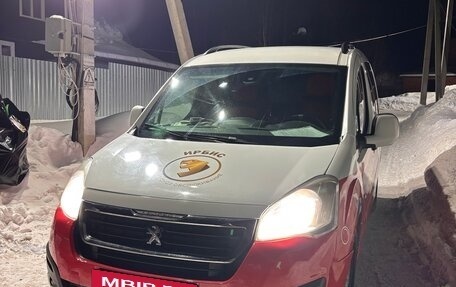 Peugeot Partner II рестайлинг 2, 2011 год, 700 000 рублей, 2 фотография