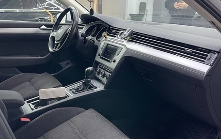 Volkswagen Passat B8 рестайлинг, 2016 год, 2 000 000 рублей, 10 фотография