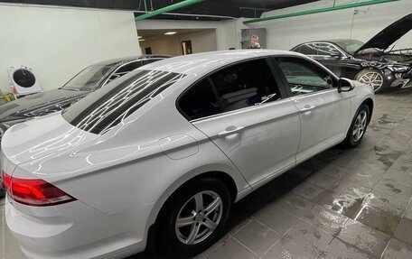 Volkswagen Passat B8 рестайлинг, 2016 год, 2 000 000 рублей, 20 фотография