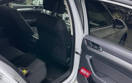 Volkswagen Passat B8 рестайлинг, 2016 год, 2 000 000 рублей, 14 фотография