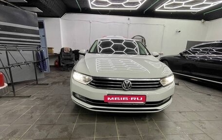 Volkswagen Passat B8 рестайлинг, 2016 год, 2 000 000 рублей, 15 фотография