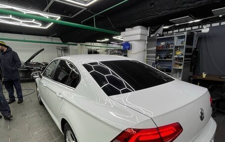 Volkswagen Passat B8 рестайлинг, 2016 год, 2 000 000 рублей, 22 фотография