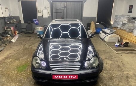 Mercedes-Benz C-Класс, 2004 год, 450 000 рублей, 5 фотография