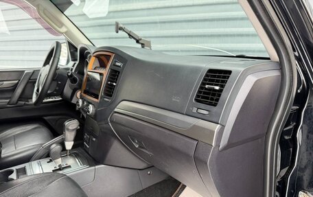 Mitsubishi Pajero IV, 2011 год, 1 595 000 рублей, 31 фотография