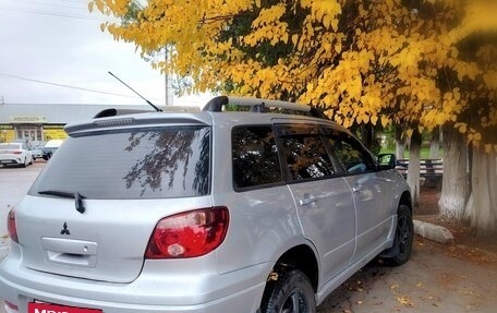 Mitsubishi Outlander III рестайлинг 3, 2006 год, 750 000 рублей, 2 фотография