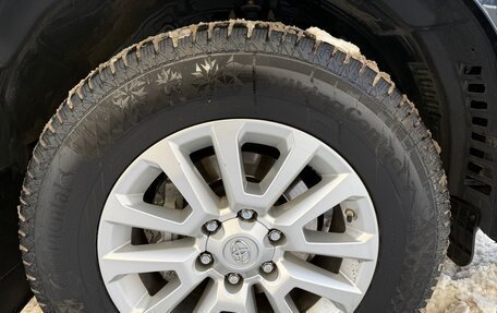 Toyota Land Cruiser Prado 150 рестайлинг 2, 2014 год, 4 500 000 рублей, 28 фотография