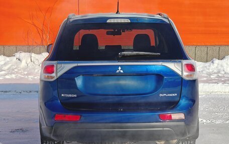 Mitsubishi Outlander III рестайлинг 3, 2013 год, 1 750 000 рублей, 6 фотография