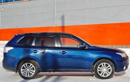 Mitsubishi Outlander III рестайлинг 3, 2013 год, 1 750 000 рублей, 9 фотография
