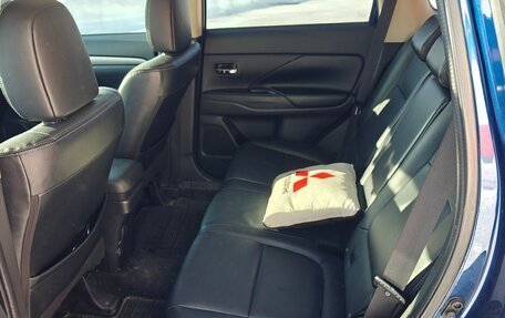 Mitsubishi Outlander III рестайлинг 3, 2013 год, 1 750 000 рублей, 16 фотография