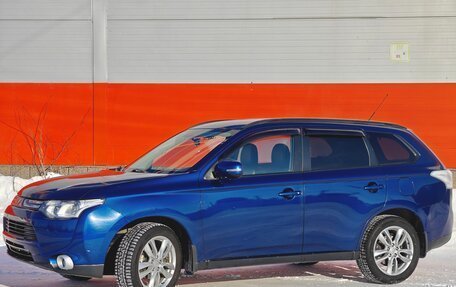 Mitsubishi Outlander III рестайлинг 3, 2013 год, 1 750 000 рублей, 4 фотография
