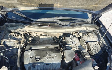 Mitsubishi Outlander III рестайлинг 3, 2013 год, 1 750 000 рублей, 24 фотография