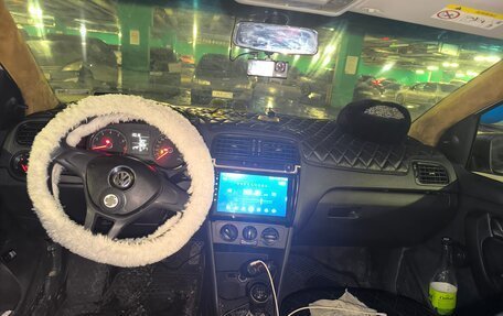 Volkswagen Polo VI (EU Market), 2018 год, 450 000 рублей, 3 фотография