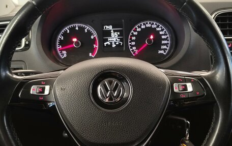 Volkswagen Polo VI (EU Market), 2017 год, 925 000 рублей, 13 фотография