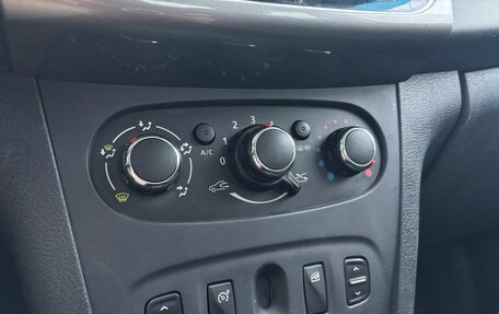 Renault Logan II, 2016 год, 620 000 рублей, 13 фотография