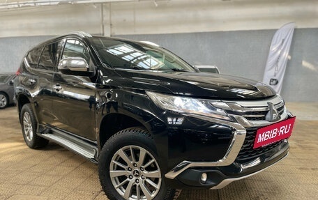 Mitsubishi Pajero Sport III рестайлинг, 2018 год, 2 800 000 рублей, 2 фотография