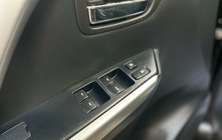 Mitsubishi Pajero Sport III рестайлинг, 2018 год, 2 800 000 рублей, 16 фотография