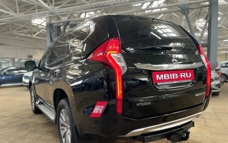 Mitsubishi Pajero Sport III рестайлинг, 2018 год, 2 800 000 рублей, 12 фотография