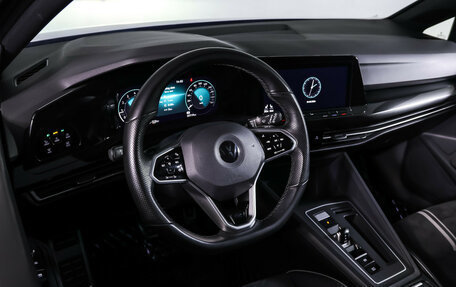 Volkswagen Golf VIII, 2020 год, 2 800 000 рублей, 13 фотография