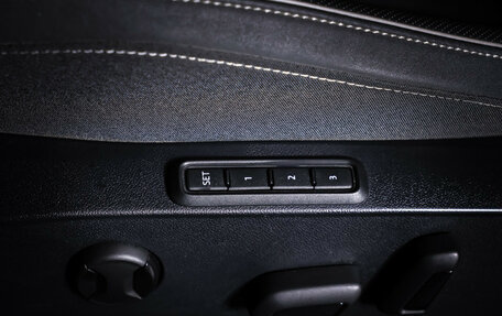 Volkswagen Golf VIII, 2020 год, 2 800 000 рублей, 19 фотография