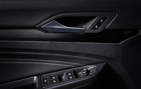 Volkswagen Golf VIII, 2020 год, 2 800 000 рублей, 18 фотография