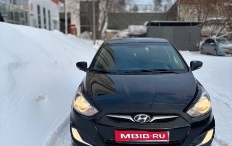 Hyundai Solaris II рестайлинг, 2012 год, 925 000 рублей, 1 фотография