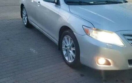 Toyota Camry, 2011 год, 970 000 рублей, 2 фотография