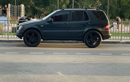 Mercedes-Benz M-Класс, 1998 год, 430 000 рублей, 2 фотография