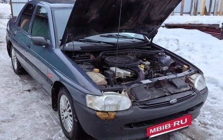 Ford Escort V, 1996 год, 82 000 рублей, 2 фотография