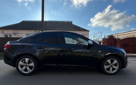 Chevrolet Cruze II, 2010 год, 650 000 рублей, 3 фотография