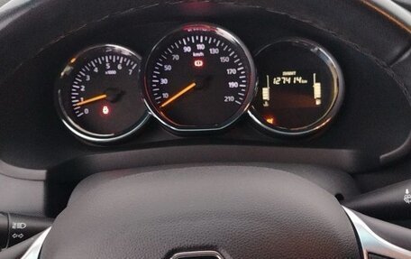 Renault Logan II, 2019 год, 890 000 рублей, 10 фотография