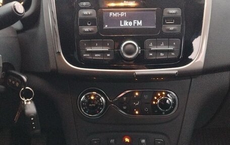 Renault Logan II, 2019 год, 890 000 рублей, 12 фотография