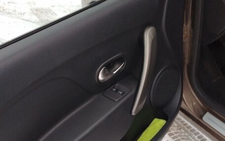 Renault Logan II, 2019 год, 890 000 рублей, 18 фотография