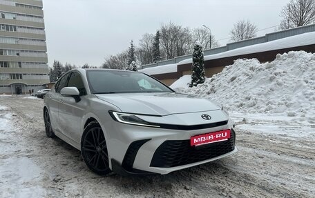 Toyota Camry, 2024 год, 3 850 000 рублей, 2 фотография