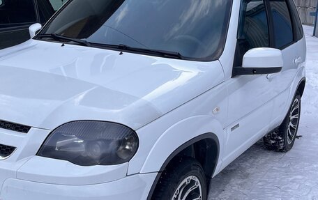 Chevrolet Niva I рестайлинг, 2018 год, 690 000 рублей, 3 фотография