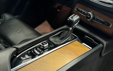 Volvo XC90 II рестайлинг, 2017 год, 3 750 000 рублей, 25 фотография