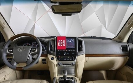 Toyota Land Cruiser 200, 2016 год, 6 370 000 рублей, 14 фотография