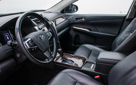 Toyota Camry, 2018 год, 2 520 000 рублей, 10 фотография