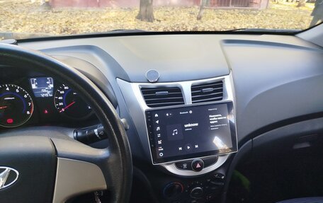 Hyundai Solaris II рестайлинг, 2014 год, 1 250 000 рублей, 8 фотография