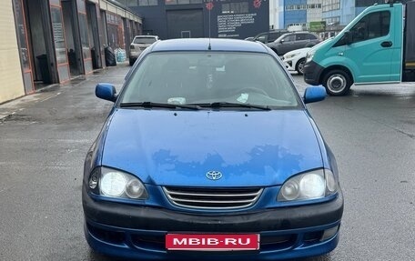 Toyota Avensis III рестайлинг, 1999 год, 220 000 рублей, 1 фотография