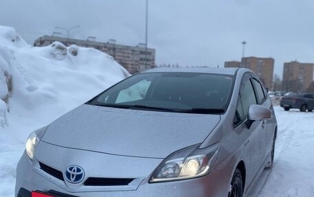 Toyota Prius, 2013 год, 1 300 000 рублей, 2 фотография