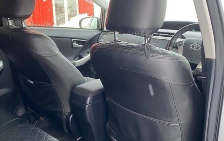 Toyota Prius, 2013 год, 1 300 000 рублей, 13 фотография